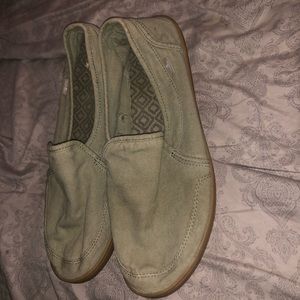 COPY - Sanuk sandals, size 9